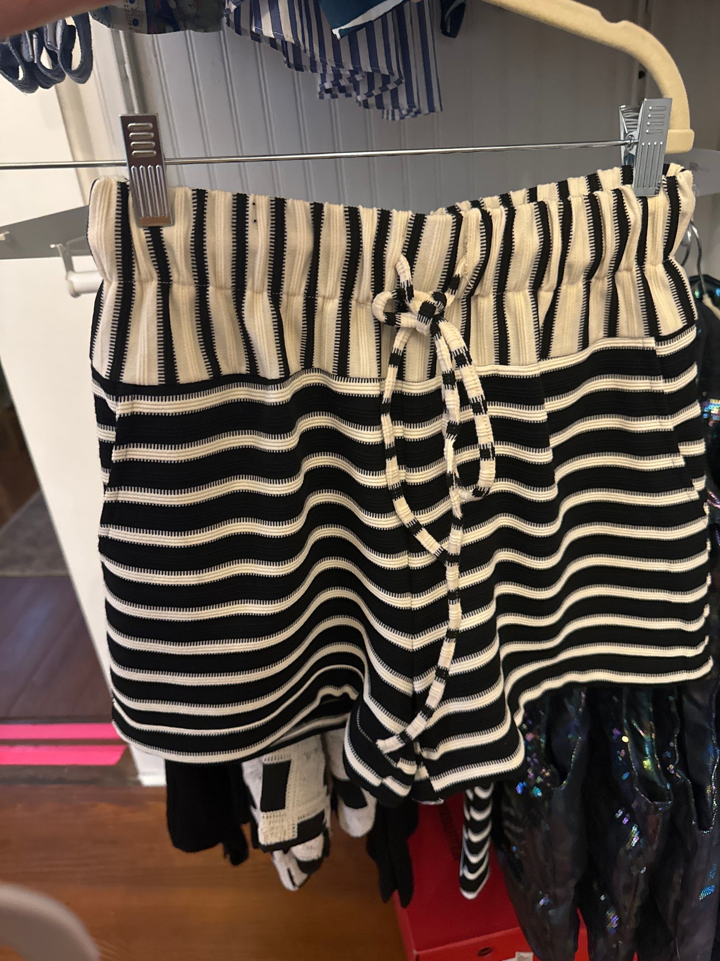 Contrast Striped Kint Shorts